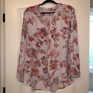 Women’s Plus 2X. Blush floral blouse.